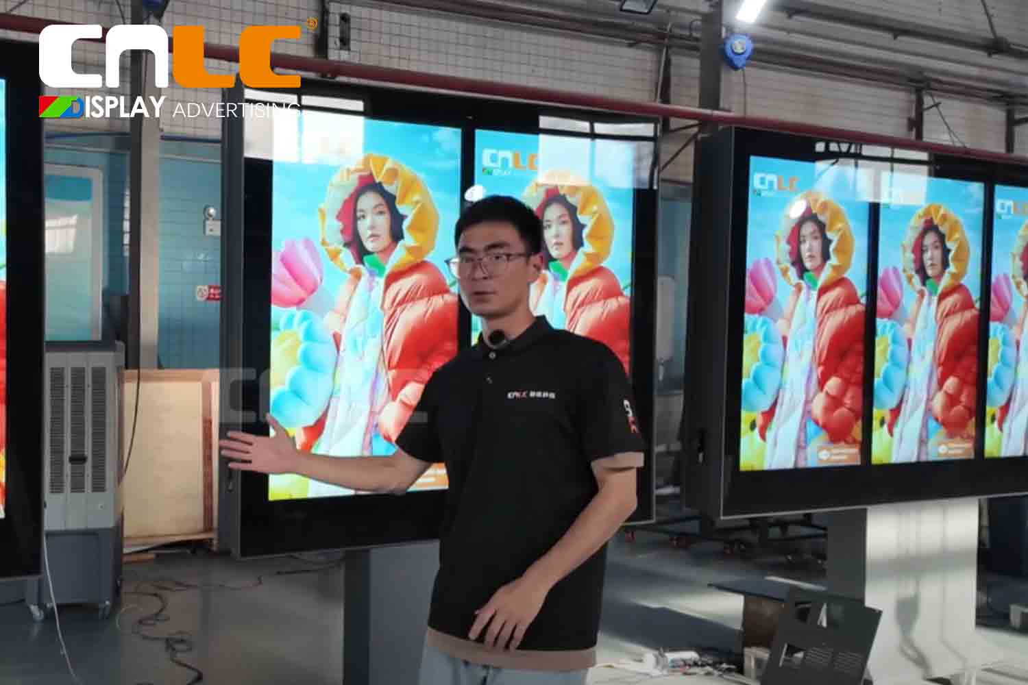 Explore a força de fabricação da CNLC | Tour de produção de sinalização digital externa e telas de LED