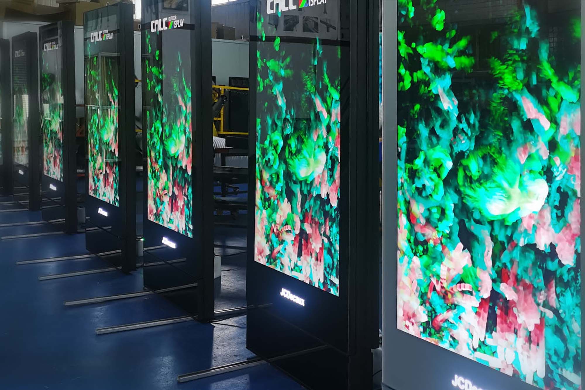 Indoor high-brightness LCD digital signage supplied by CNLC for JCDecaux project